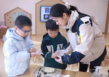 以课促研，以评促长